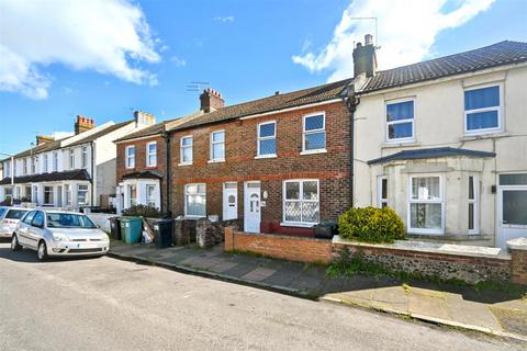 3 bed property, in Latimer Road, £259,950