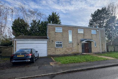 4 bed property, in 7 Stoughton Close, £625,000