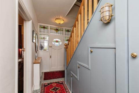 3 bed property, in Highridge Road, £390,000