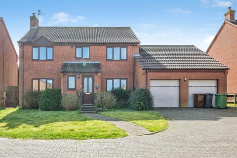 4 bed property, in Eagle Close, £437,000