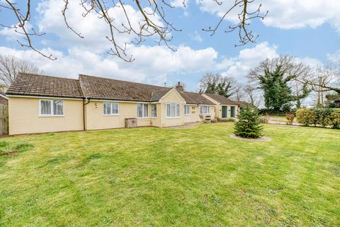5 bed property, in Attleborough Road, £550,000