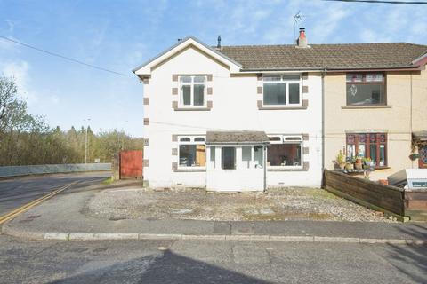 3 bed property, in Ynysmaerdy Terrace, £260,000