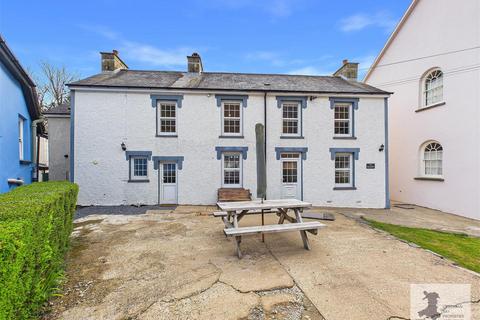 3 bed property, in Banc Y Felin, £499,950