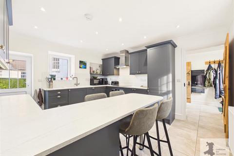 3 bed property, in Banc Y Felin, £499,950