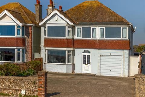 4 bed property, in Brighton Road, £750,000