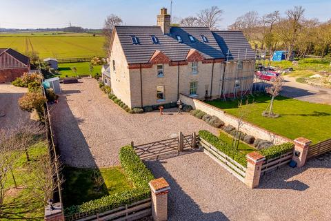 3 bed property, in Slate House Cottages, £410,000