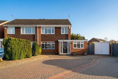3 bed property, in Saxon Wood Road, £425,000