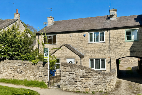 3 bed property, in Saxton ~ Dam Lane, £359,950