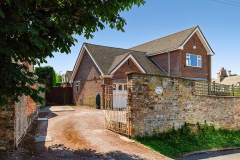3 bed property, in Pearcroft Road, £599,000