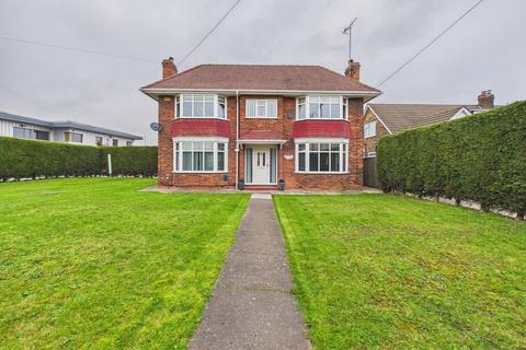 3 bed property, in Hull Road, £575,000
