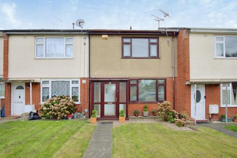 2 bed property, in Davenport Avenue, £90,000