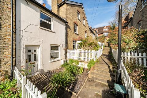 2 bed property, in Mill Place, £390,000