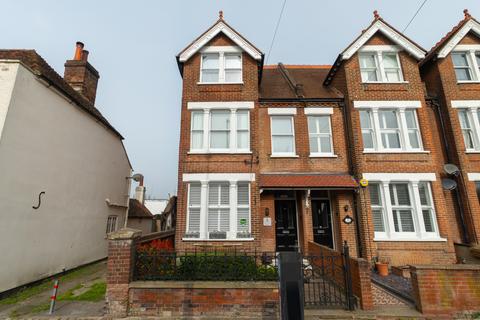 8 bed property, in 94 Wincheap, £725,000