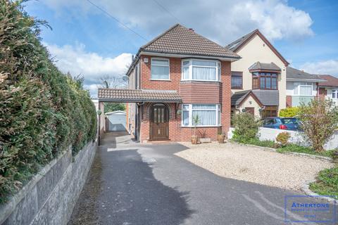 3 bed property, in Foxholes Road, £425,000