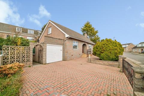 4 bed property, in Deemount Gardens, £280,000