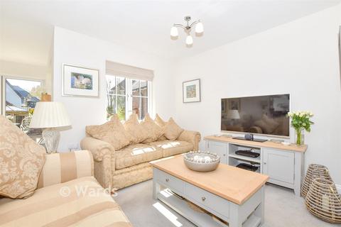 3 bed property, in Hawthornden Grove, £600,000