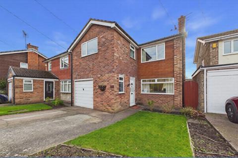 3 bed property, in Bowness Court, £280,000
