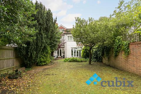 6 bed property, in Brighton Road, £750,000
