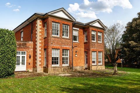 4 bed property, in 24 St. James Lane, £2,500,000