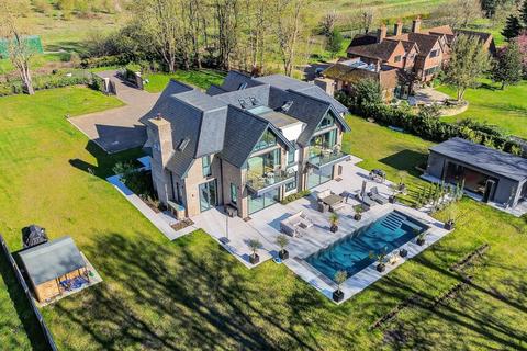 5 bed property, in Dorney Reach Road Dorney Reach Maidenhead, £3,650,000