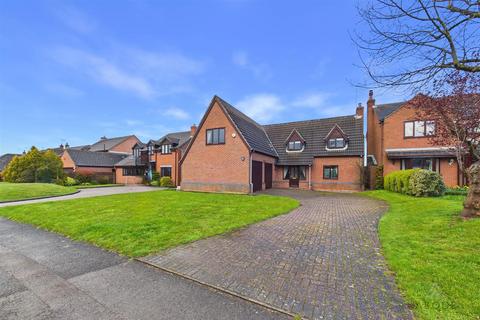 4 bed property, in Stubby Lane, £500,000