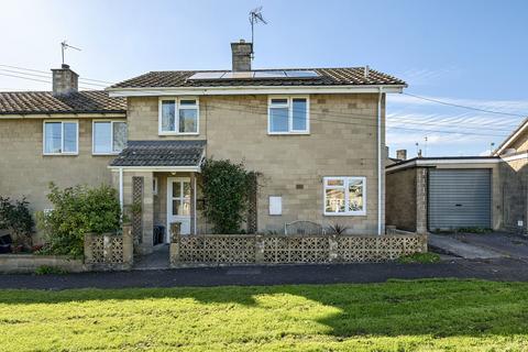 3 bed property, in Ashfield Close, £260,000
