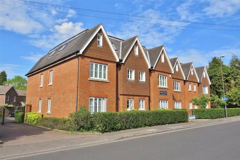 2 bed property, in Wilton House, £265,000