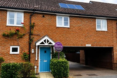 2 bed property, in Claines Street, £270,000