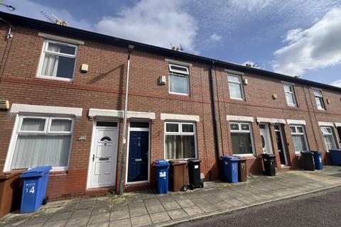 2 bed property, in Colborne Avenue, £170,000