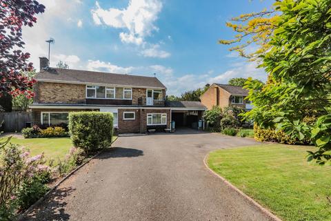 4 bed property, in Theobalds, £735,000