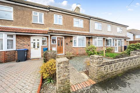 3 bed property, in Fifth Avenue, £325,000