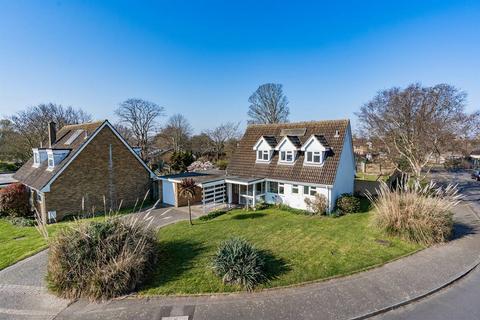 4 bed property, in The Oaks, £550,000