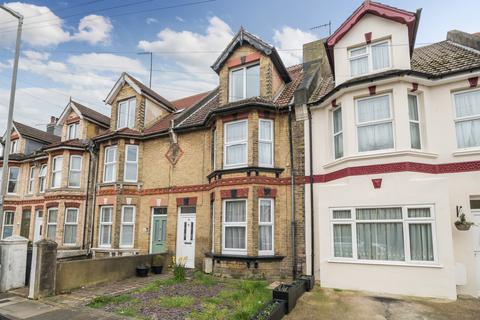 4 bed property, in St Aubyns Road, £500,000