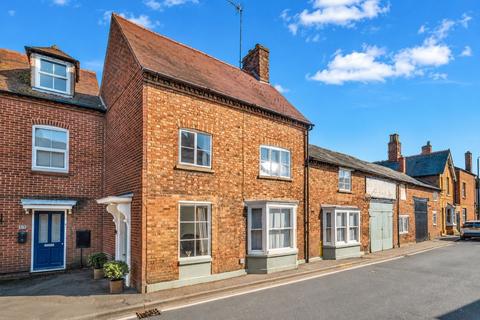 4 bed property, in New Street, £645,000
