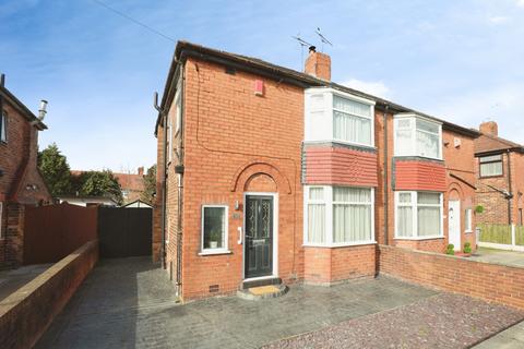 3 bed property, in Davenport Avenue, £195,500