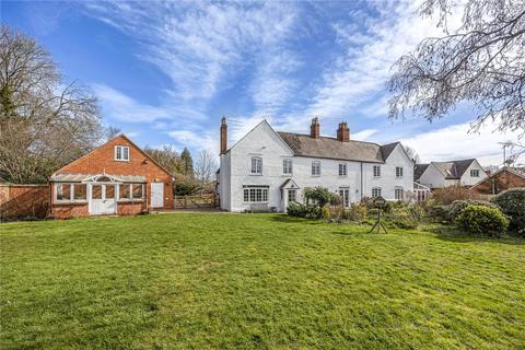 6 bed property, in Main Street, £1,200,000