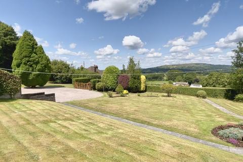 3 bed property, in Heaton, £650,000