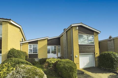 3 bed property, in Park Drive, £395,000
