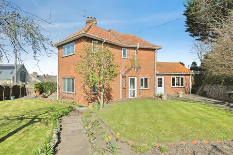 3 bed property, in Park Lane, £525,000