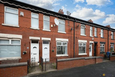 3 bed property, in Luton Road, £205,000