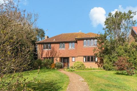 4 bed property, in Seaford BN25, £750,000