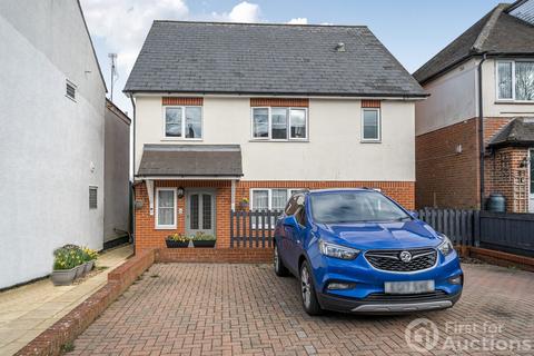1 bed property, in Aragon House, £130,000