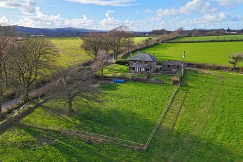 4 bed property, in Linkinhorne, £550,000