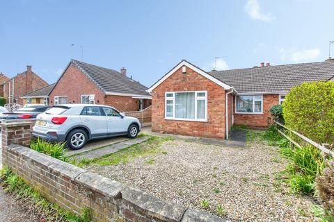 2 bed property, in Winston Gardens, £180,000