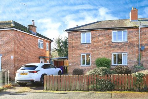 3 bed property, in Hinckes Road, £260,000
