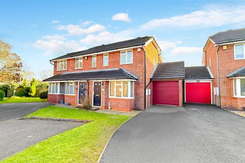 2 bed property, in Selly Hall Croft, £299,995