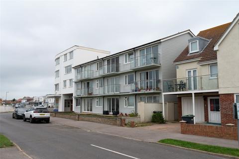 2 bed property, in Bembridge House, £195,000