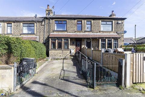 4 bed property, in Norman Avenue, £140,000