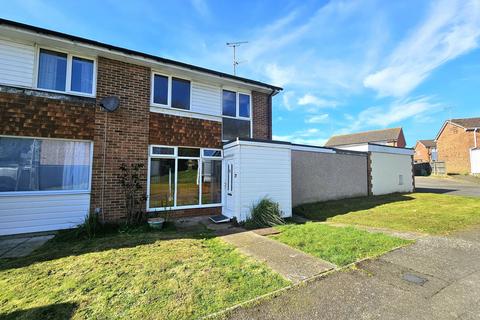 3 bed property, in Darnley Close, £275,000