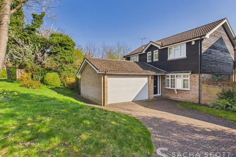 4 bed property, in Blue Cedars, £760,000